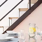 City Center Penthouse With Solarium 2 Minutes From The Beach